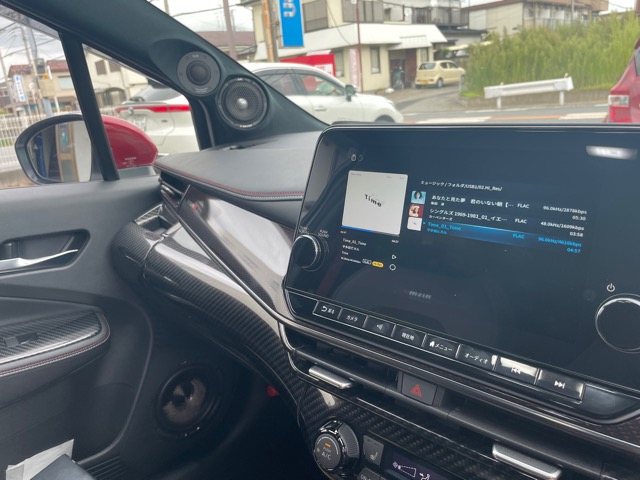 フロントはＢＬＡＭのシグネチャーシリーズの3Ｗａｙシステムです。<br>ハイレゾプレーヤーはオーディオテクニカのAT-HRP5を純正ナビのHDMI入力から映しています（＾＾<br>