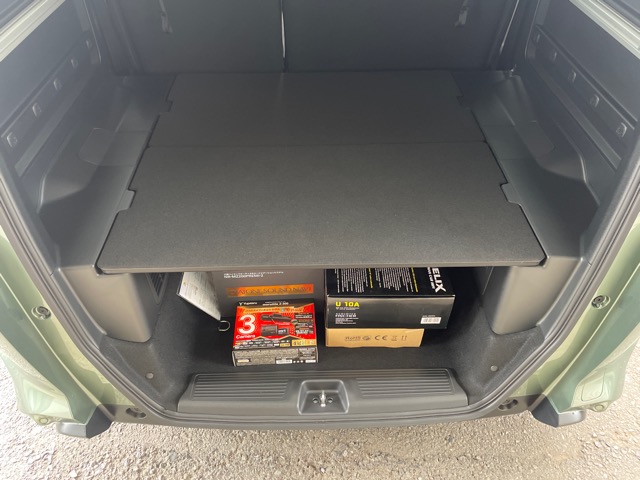 荷物を積むとこのような感じになり荷室も有効活用できます。<br>厚みのあるナチュラルなサウンドに仕上がりました。<br>