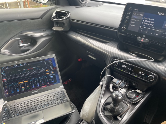 施工終了後にPCにてセッティングを行い終了です（＾＾<br>音のバランスも取れて低域から高域までクリアーに鳴るようになりました。<br>