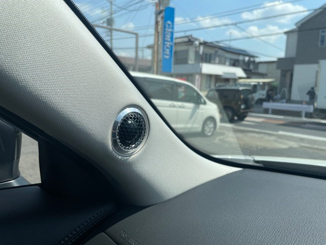 削り出しのシルバーがカッコいいですね。<br>