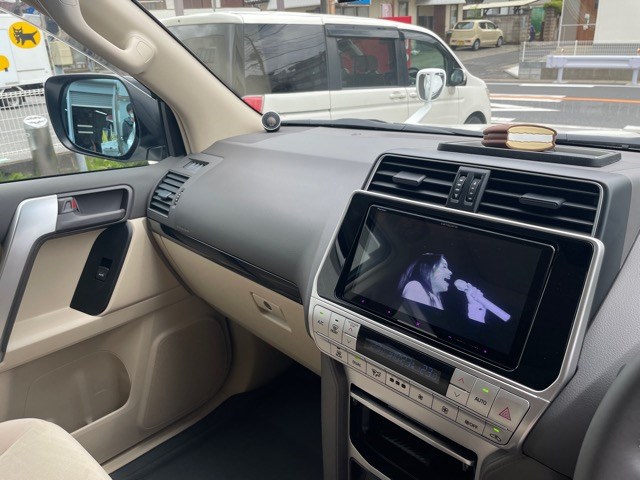 carrozzeriaのサイバーナビにてセッティングを行います。ＢＬＡＭ 2Ｗａｙマルチ＆サブウーファーのシステムのご紹介でした（＾＾<br>