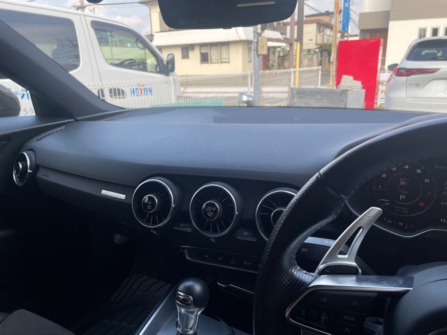 今まで無理をしていたドアスピーカーも足りない重低音がしっかり補われた事により全体的に音質が良くなりました（＾＾<br>
