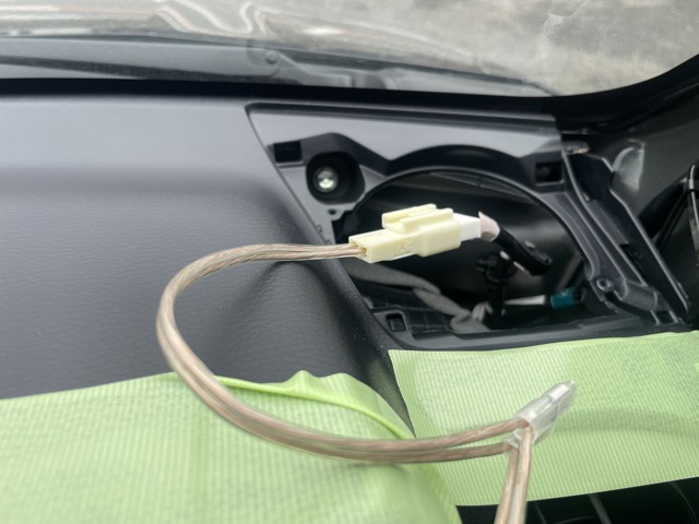 トヨタ用ハーネスを使用してカプラー配線します。<br>