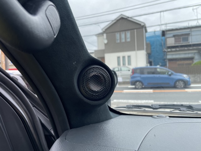 フロントスピーカーはFOCALのESシリーズ165KX2Eになります。<br>